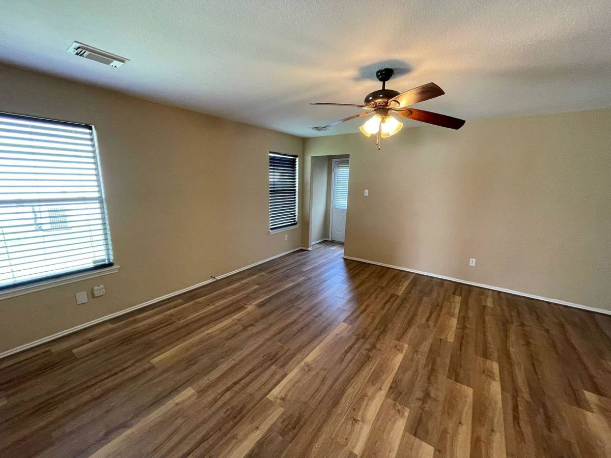 House for rent at 8714 Sunset Pond Dr, Tomball, TX 77375