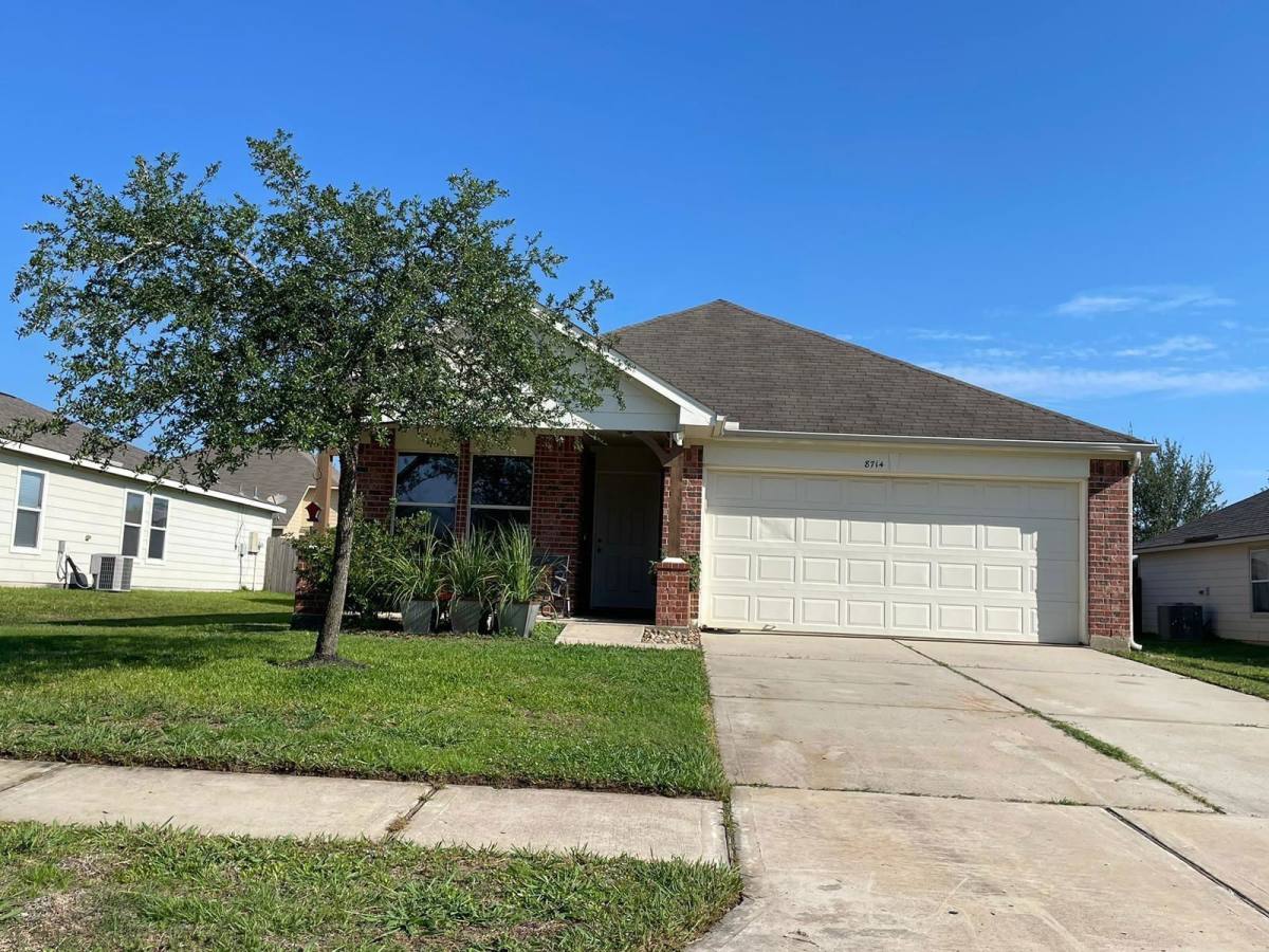 House for rent at 8714 Sunset Pond Dr, Tomball, TX 77375