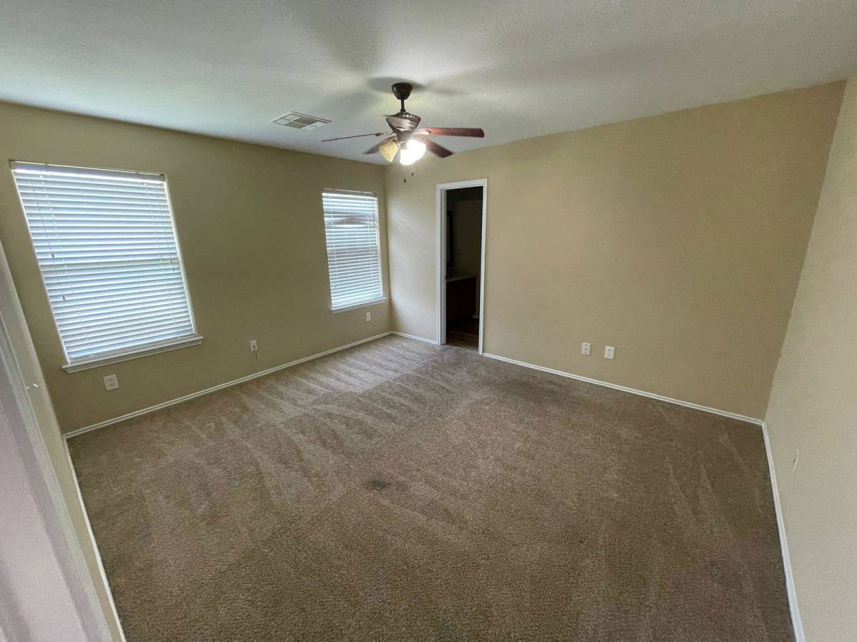 House for rent at 8714 Sunset Pond Dr, Tomball, TX 77375