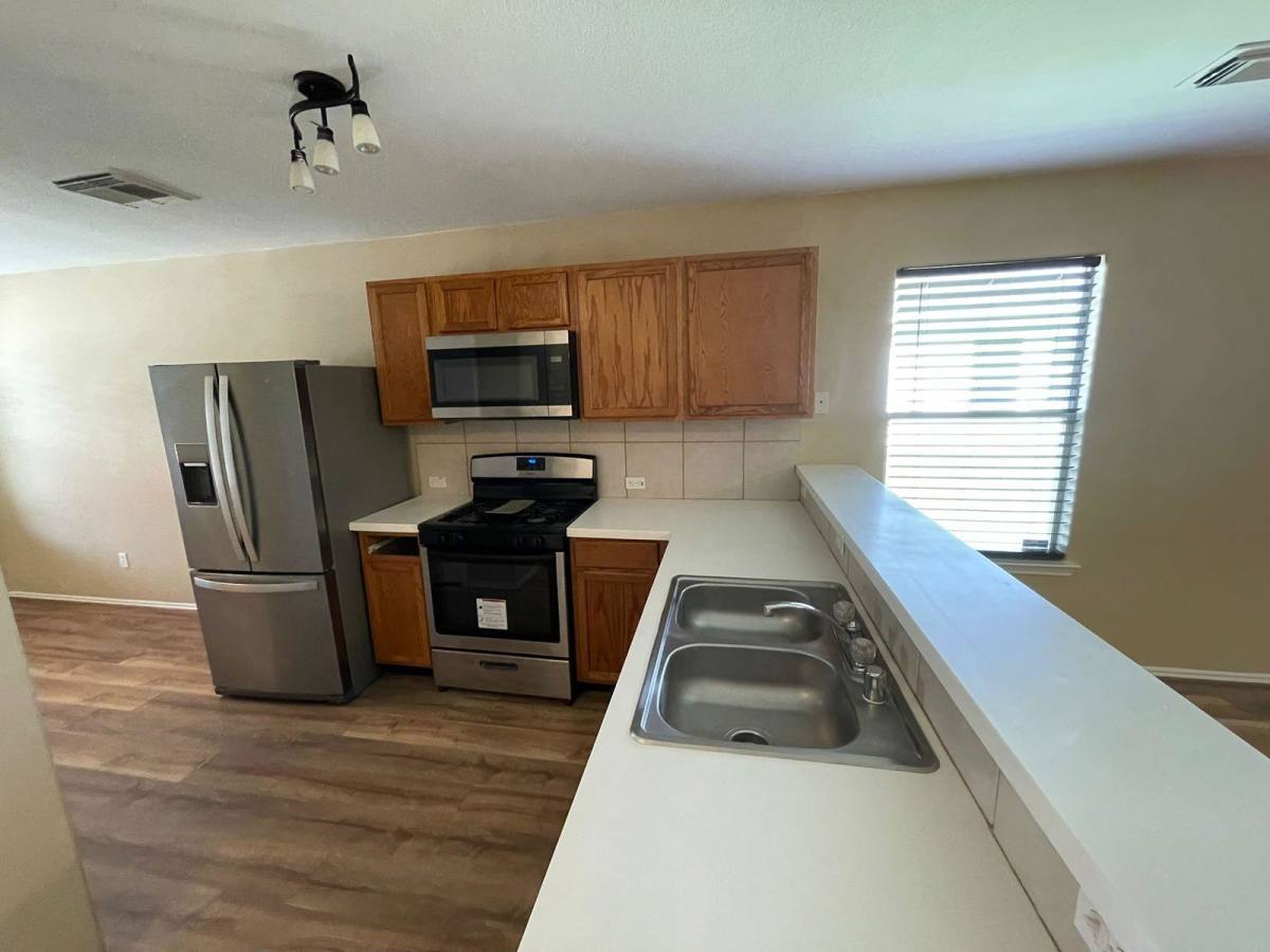 House for rent at 8714 Sunset Pond Dr, Tomball, TX 77375