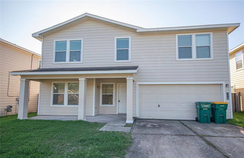 House for rent at 310 Falling Pine Dr, Conroe, TX 77304