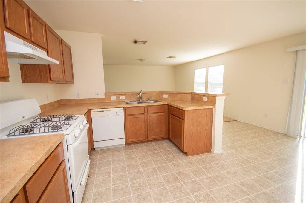 House for rent at 310 Falling Pine Dr, Conroe, TX 77304