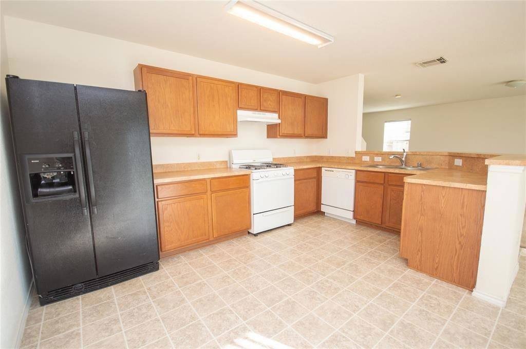 House for rent at 310 Falling Pine Dr, Conroe, TX 77304