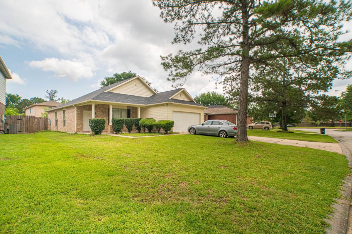 House for rent at 1111 Turnberry Park Lane, Spring, TX 77373