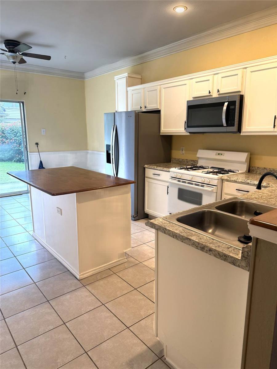 House for rent at 915 Saginaw Bay Court, Spring, TX 77373