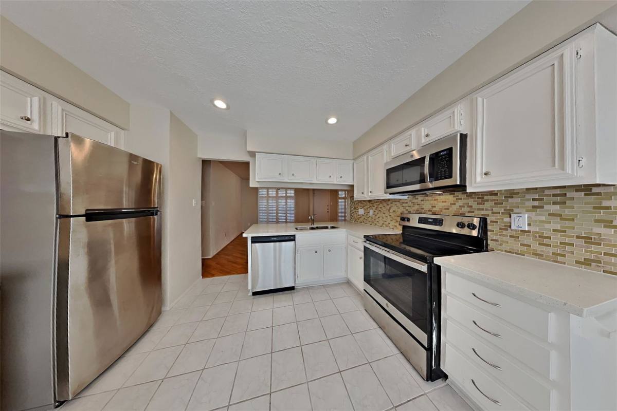 House for rent at 20 Early Dawn Court, Spring, TX 77381