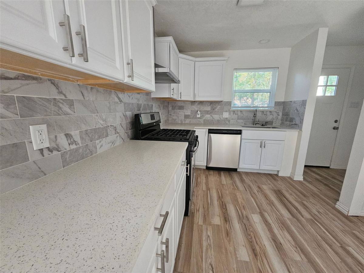 House for rent at 105 E Wavy Oak Circle, Spring, TX 77381