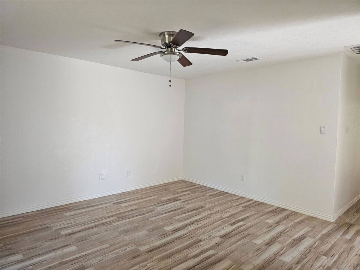 House for rent at 105 E Wavy Oak Circle, Spring, TX 77381