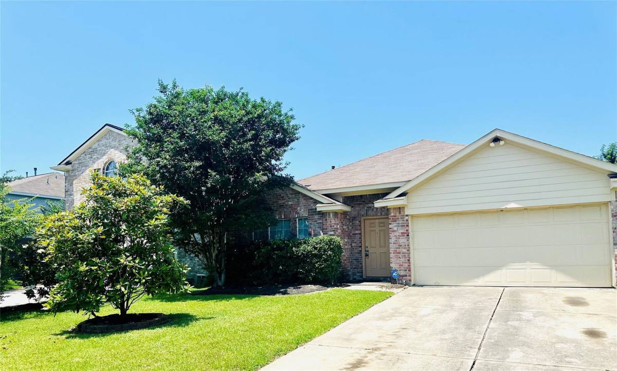 House for rent at 25330 Barmby Dr, Tomball, TX 77375