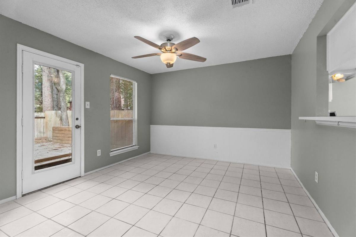 House for rent at 6 S Pineplank Court, Spring, TX 77381