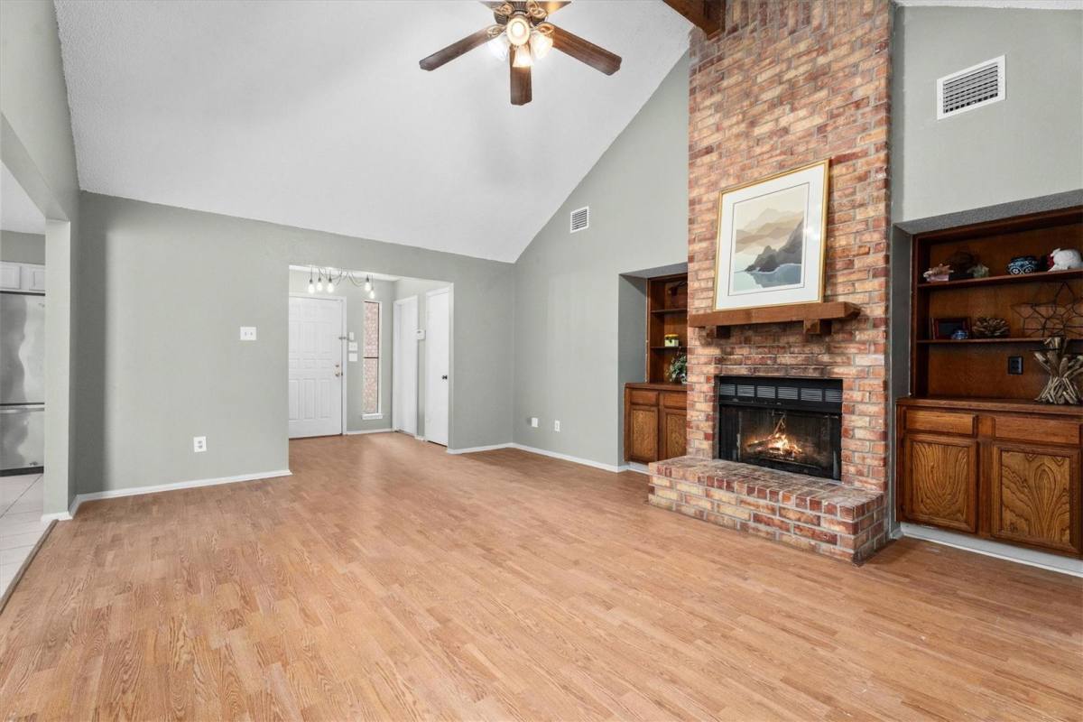 House for rent at 6 S Pineplank Court, Spring, TX 77381