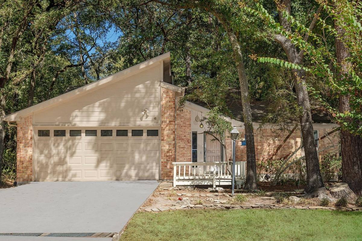 House for rent at 6 S Pineplank Court, Spring, TX 77381