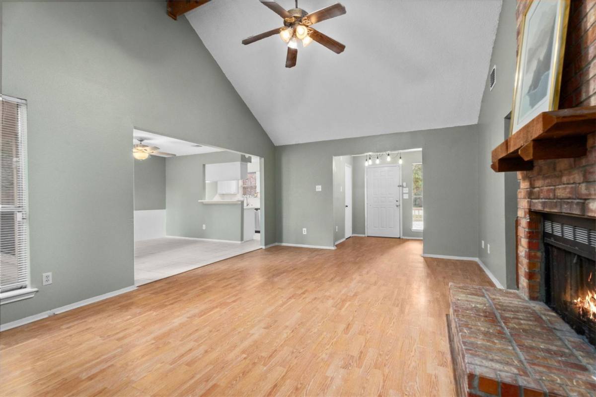 House for rent at 6 S Pineplank Court, Spring, TX 77381