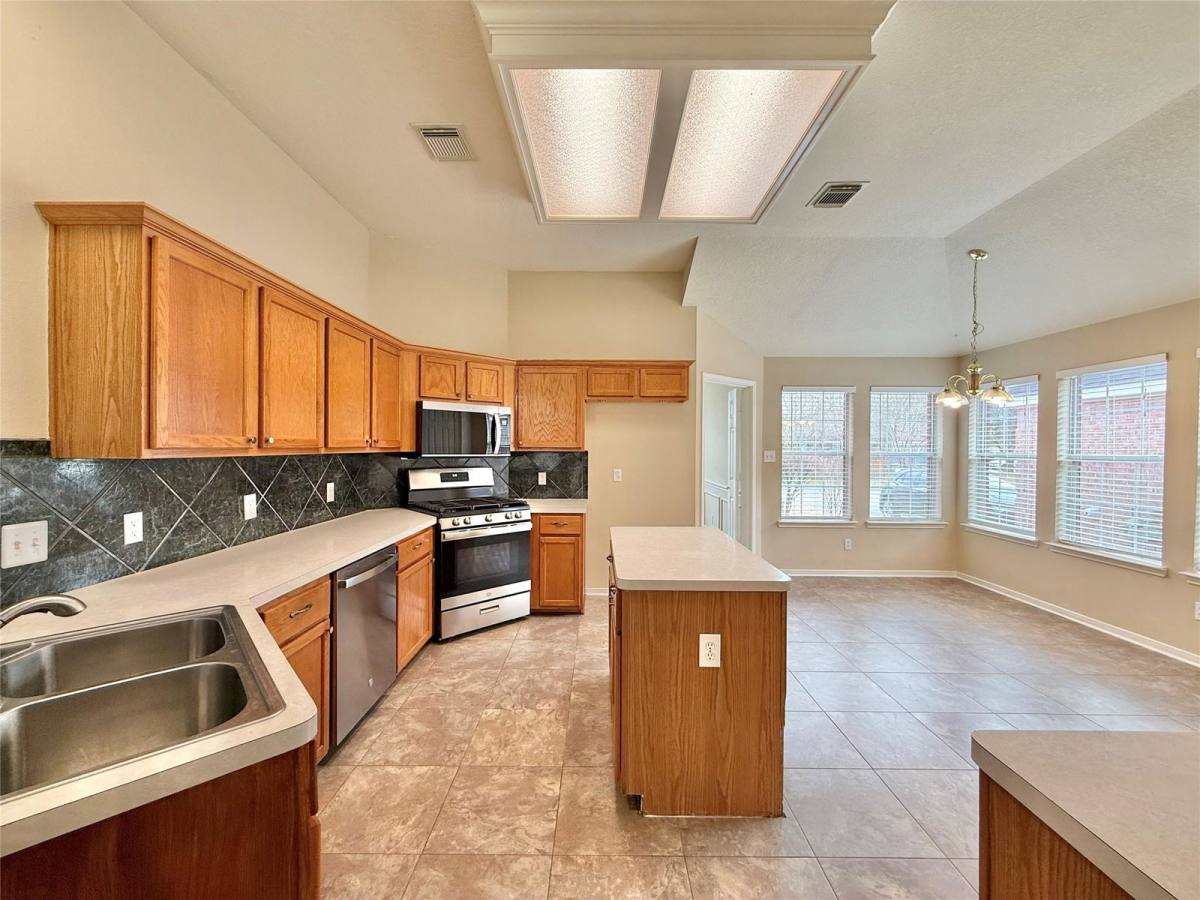 House for rent at 25335 Rayford Crest Dr, Spring, TX 77386