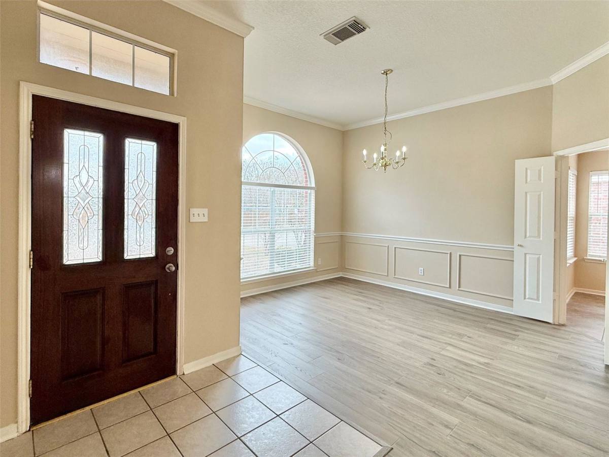 House for rent at 25335 Rayford Crest Dr, Spring, TX 77386
