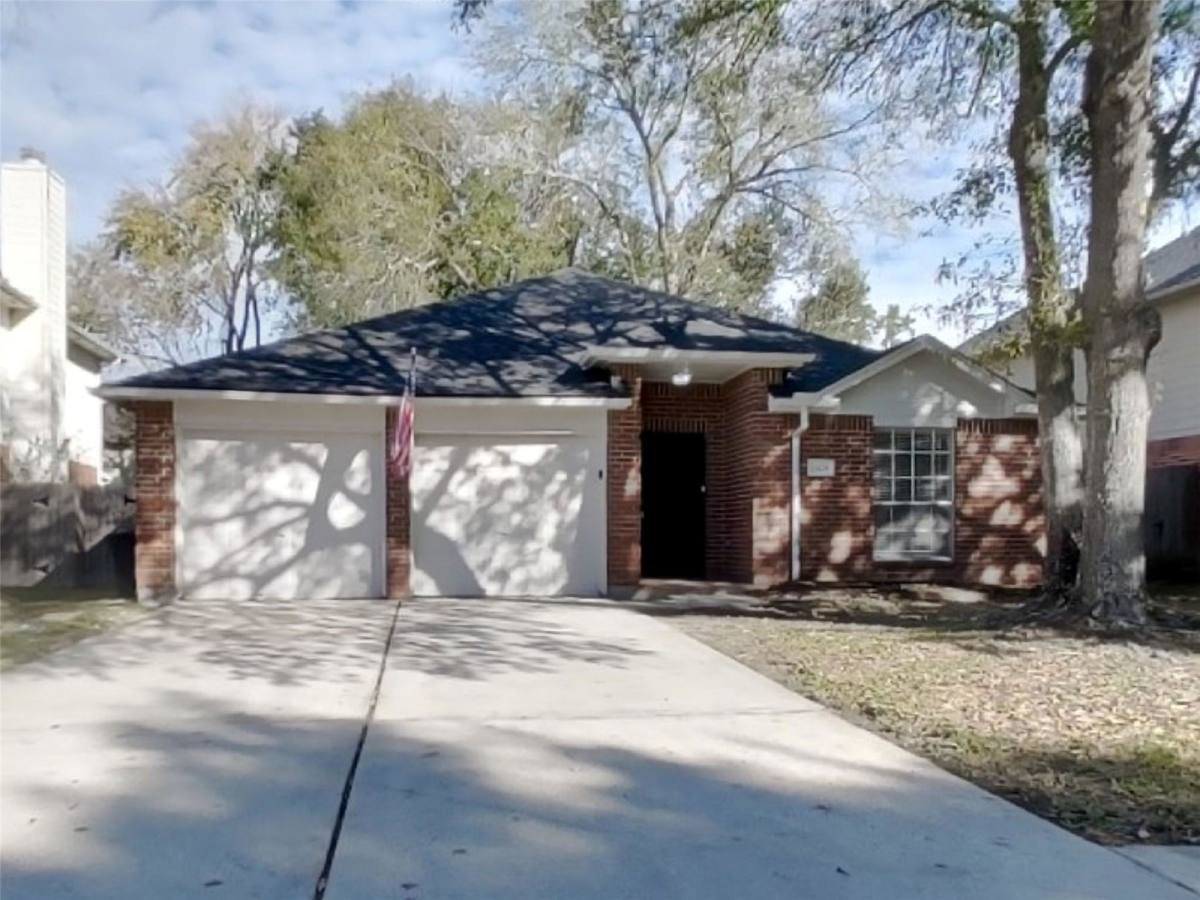 House for rent at 21476 Palace Pines Dr, Kingwood, TX 77339