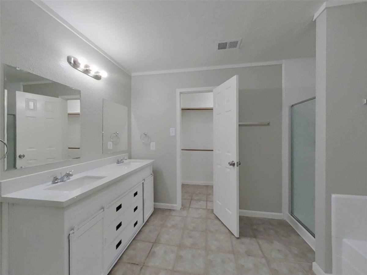 House for rent at 21476 Palace Pines Dr, Kingwood, TX 77339