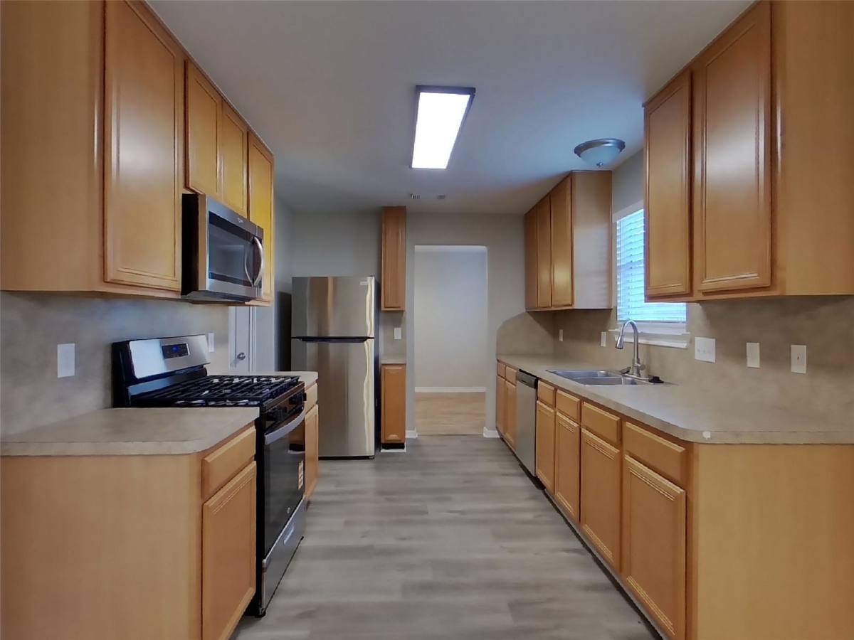 House for rent at 1910 Flycaster Dr, Spring, TX 77388