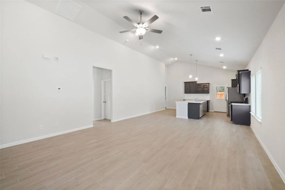 House for rent at 25553 Prairie Clover Way, Magnolia, TX 77354