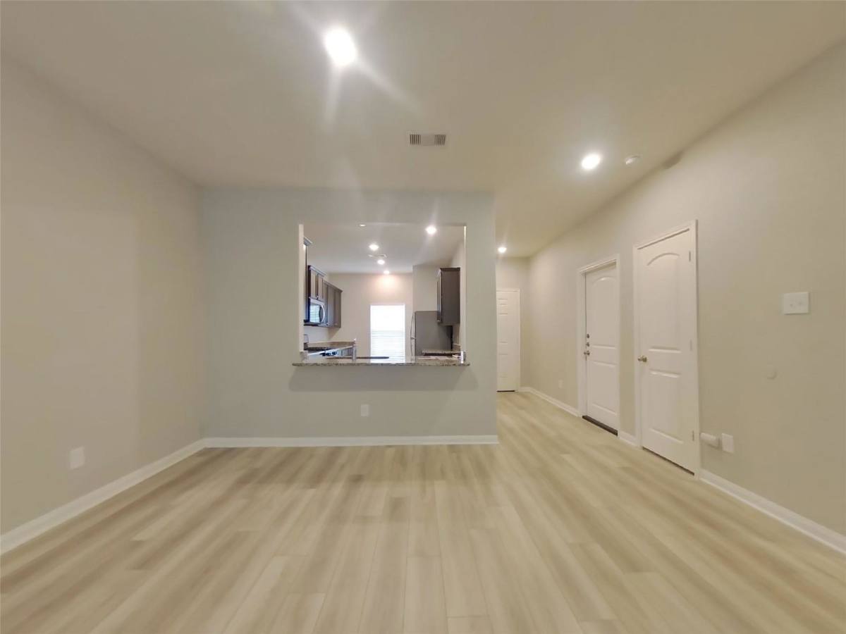 House for rent at 23112 Shakespeare Dr, Magnolia, TX 77355