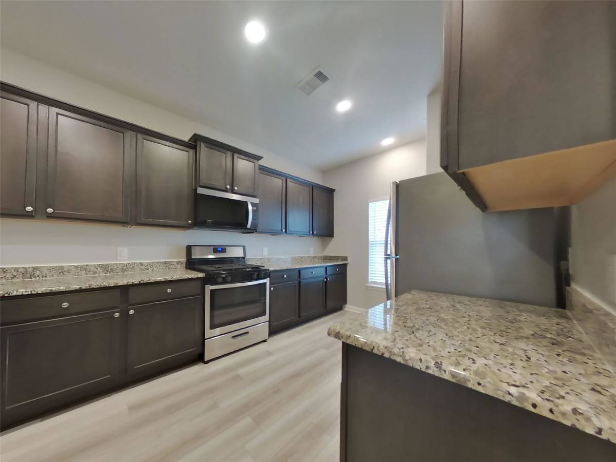 House for rent at 23112 Shakespeare Dr, Magnolia, TX 77355