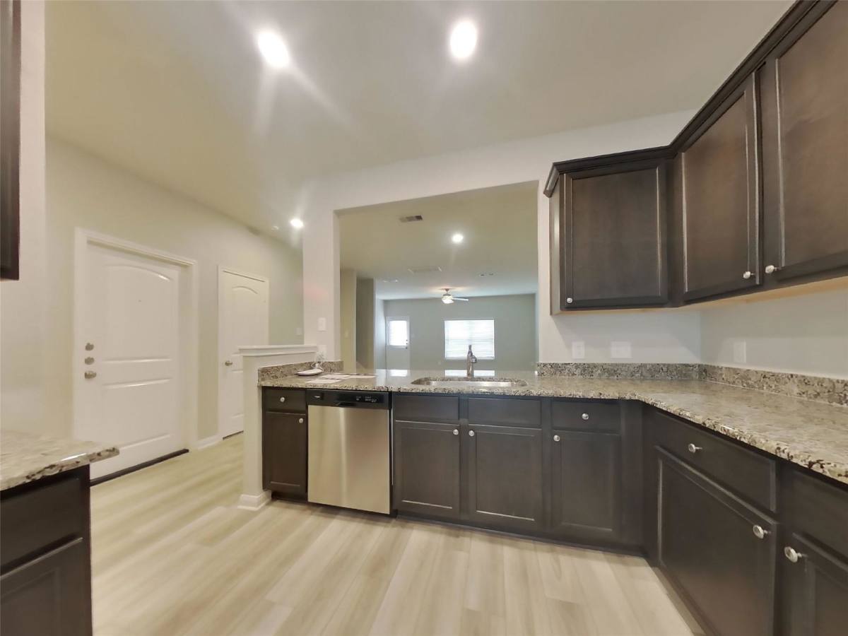 House for rent at 23112 Shakespeare Dr, Magnolia, TX 77355