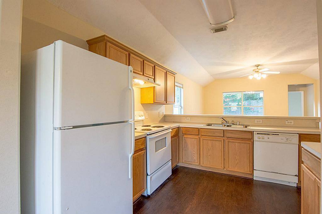 House for rent at 87 Hockenberry Place, Conroe, TX 77385