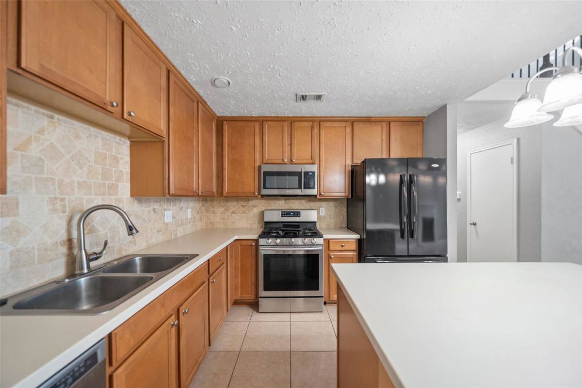House for rent at 22906 Black Willow Dr, Tomball, TX 77375