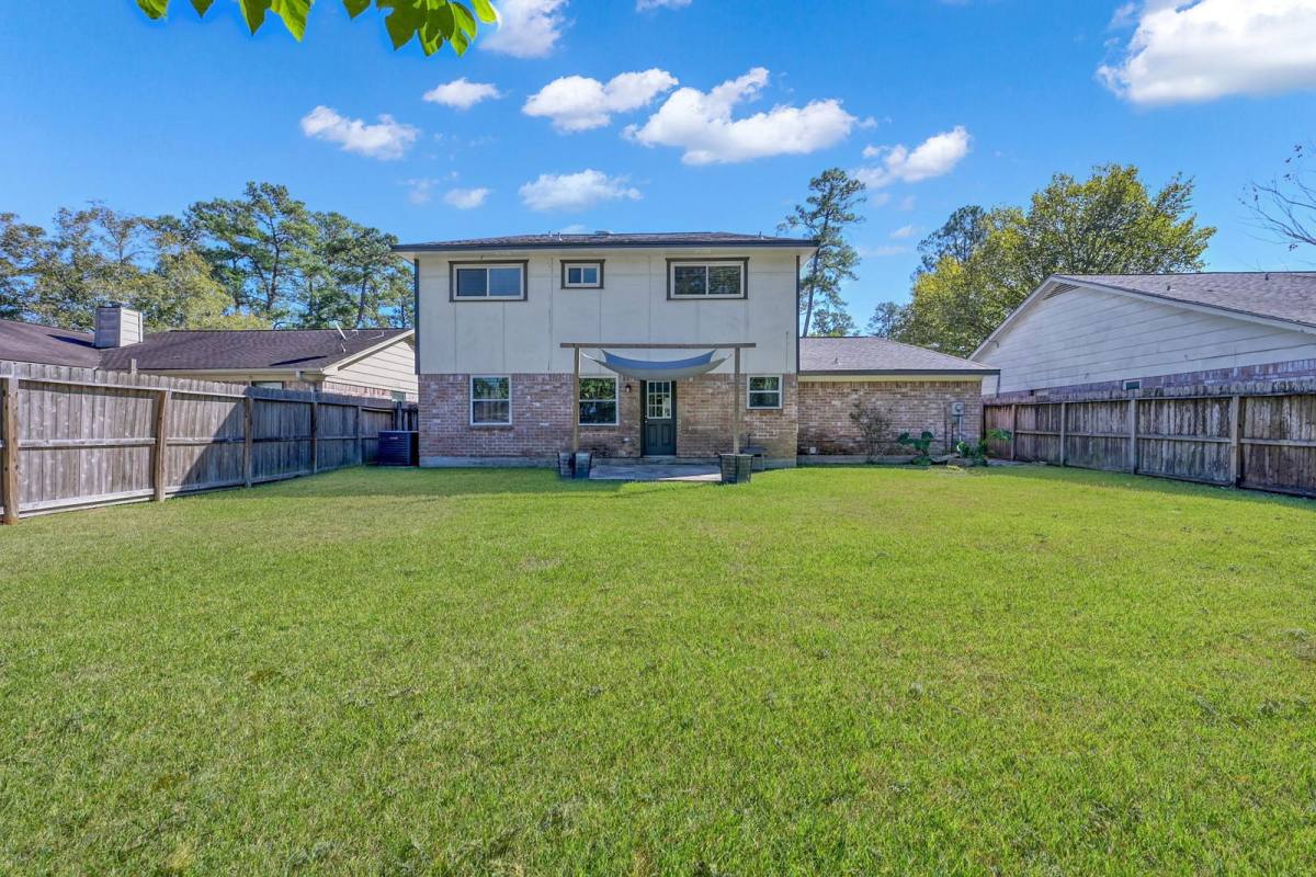 House for rent at 8226 Autumn Willow Dr, Tomball, TX 77375