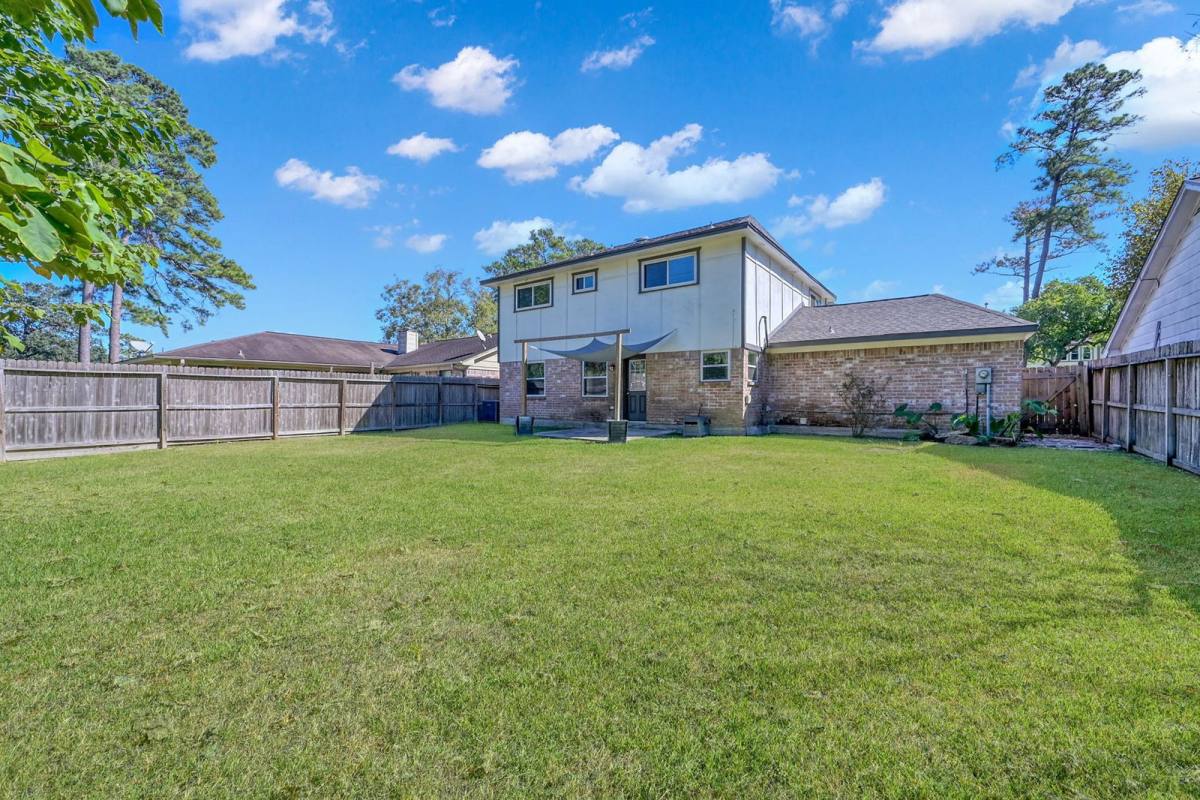 House for rent at 8226 Autumn Willow Dr, Tomball, TX 77375