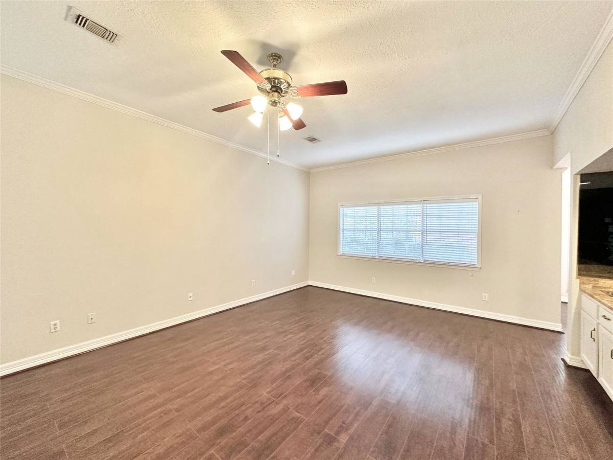 House for rent at 65 Hickory Oak Dr, Spring, TX 77381