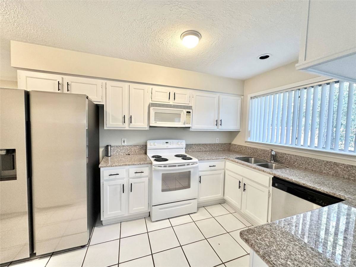 House for rent at 65 Hickory Oak Dr, Spring, TX 77381