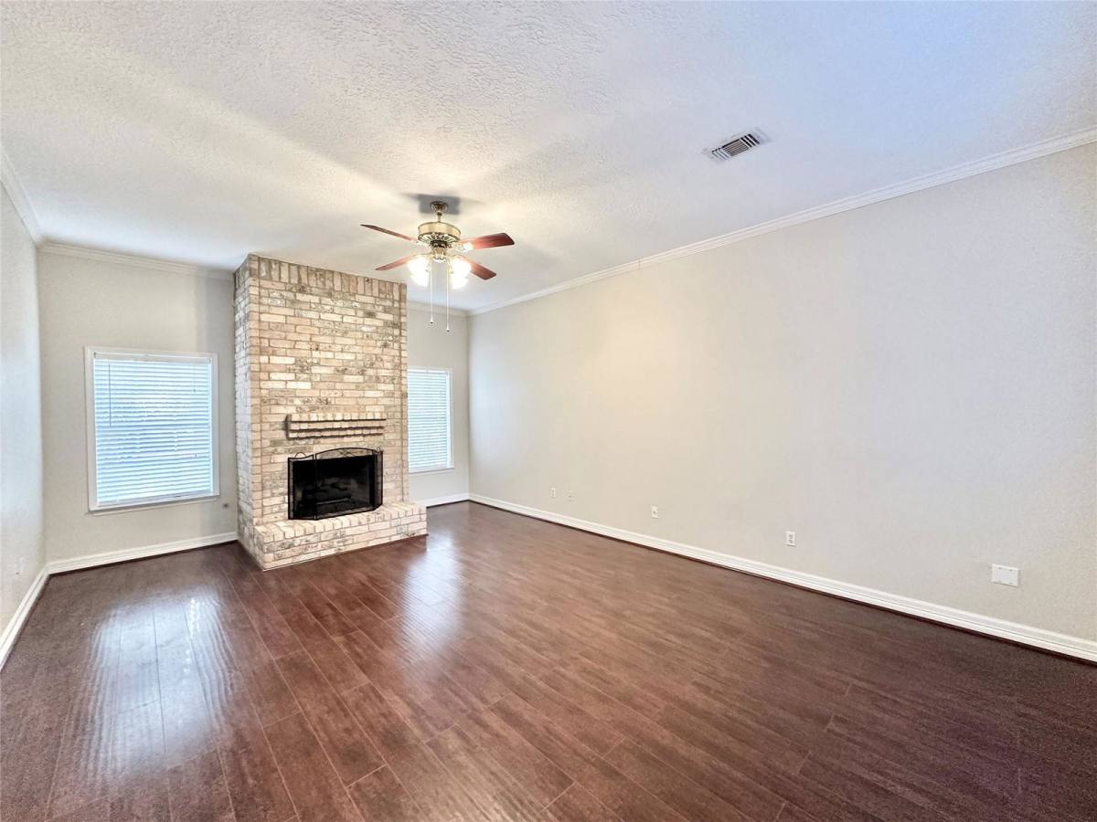 House for rent at 65 Hickory Oak Dr, Spring, TX 77381