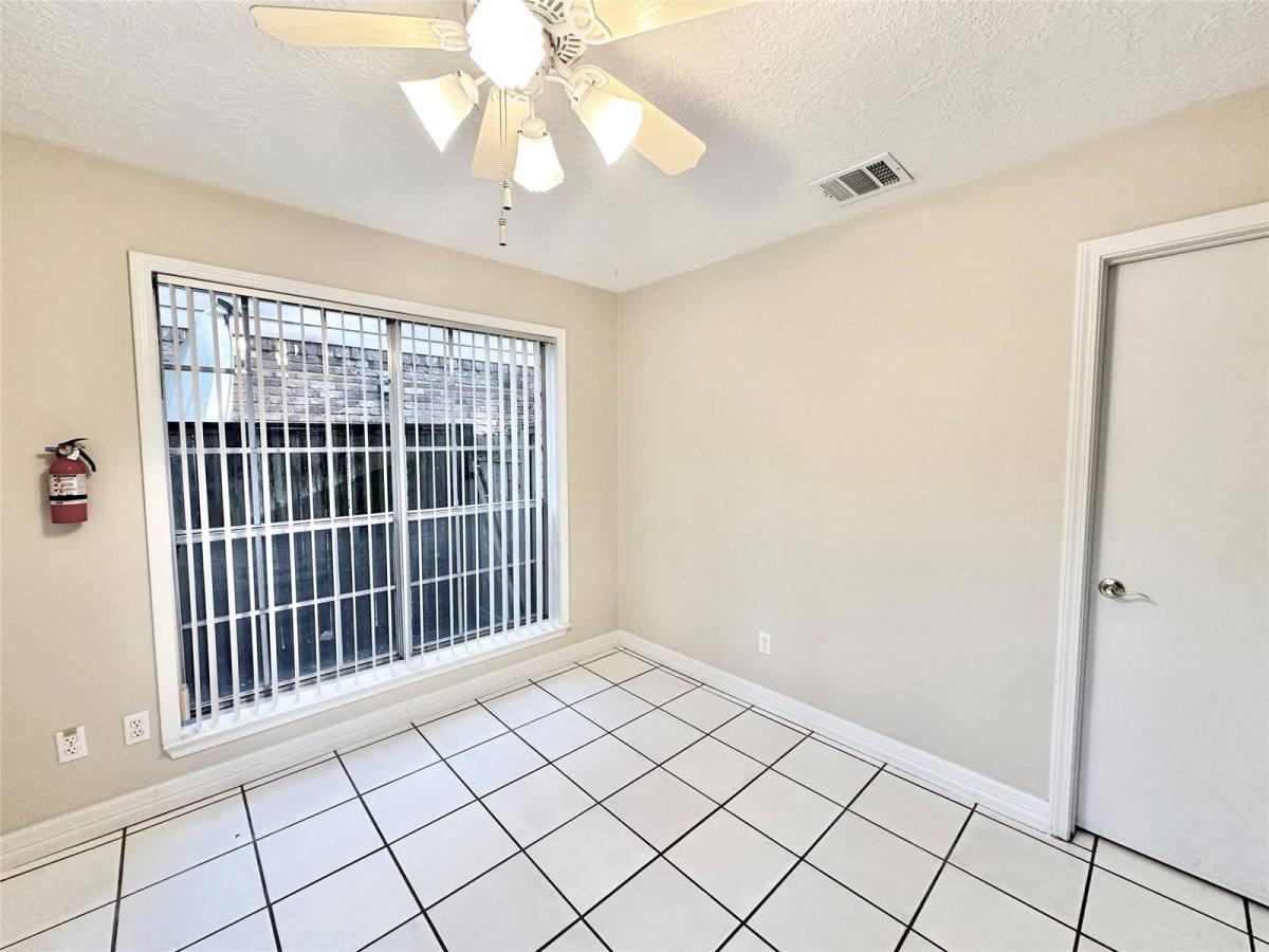 House for rent at 65 Hickory Oak Dr, Spring, TX 77381