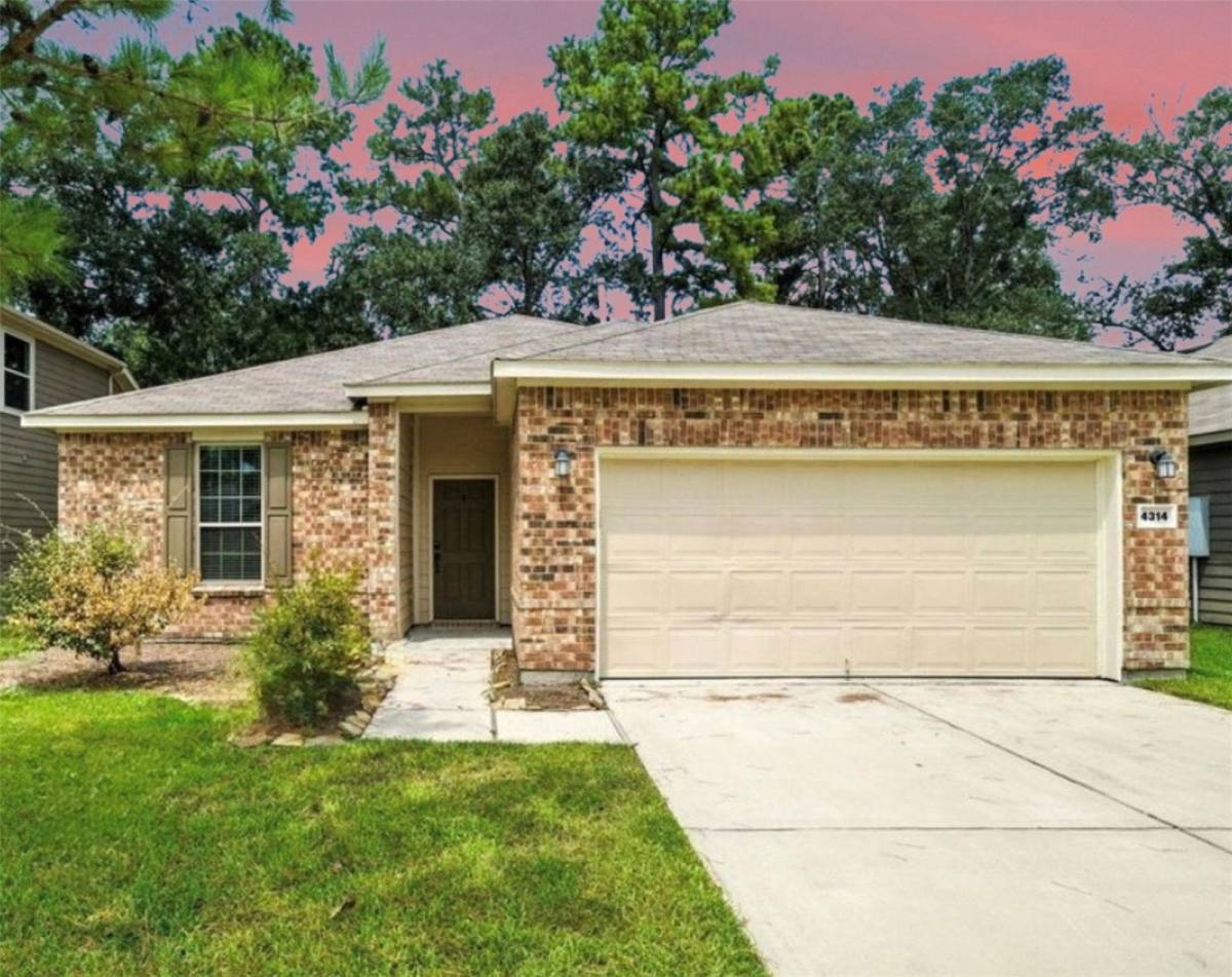 House for rent at 4314 Roaring Timber Dr, Conroe, TX 77304