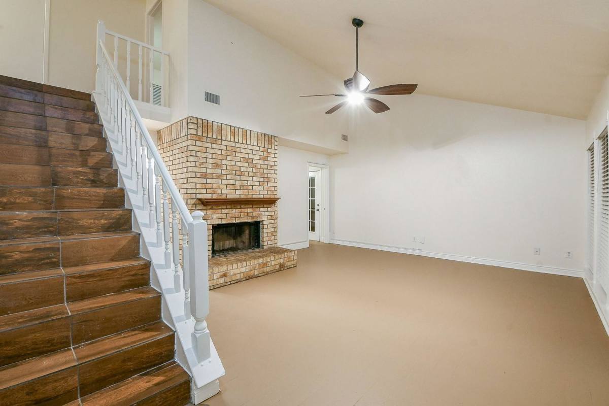 House for rent at 26 Yewleaf Rd, Spring, TX 77381