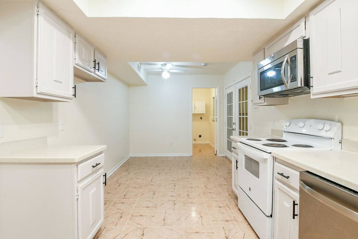 House for rent at 26 Yewleaf Rd, Spring, TX 77381