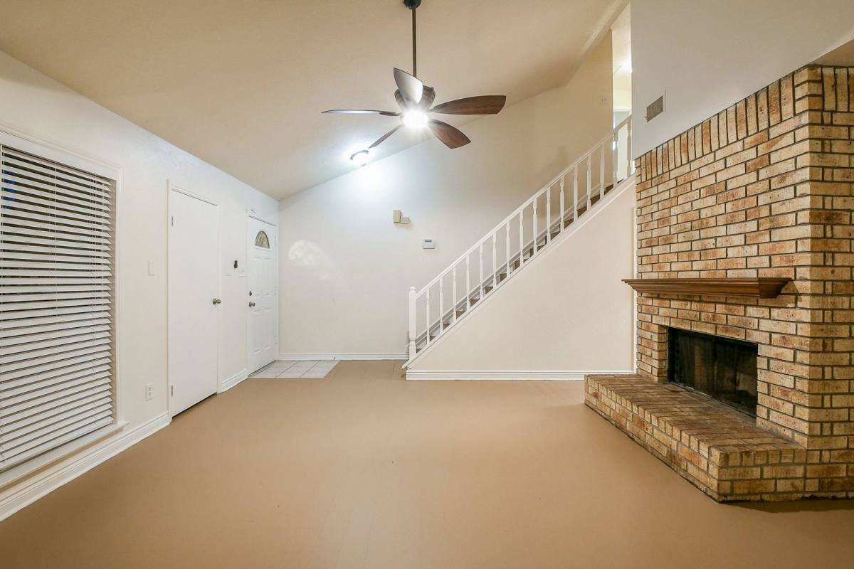 House for rent at 26 Yewleaf Rd, Spring, TX 77381