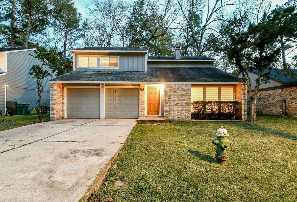House for rent at 26 Yewleaf Rd, Spring, TX 77381