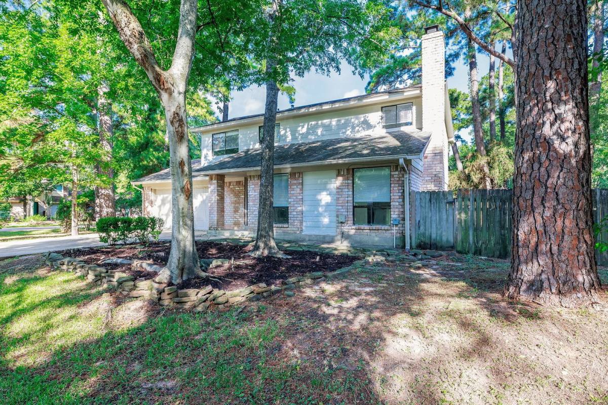 House for rent at 1 Ground Brier Court, Spring, TX 77381