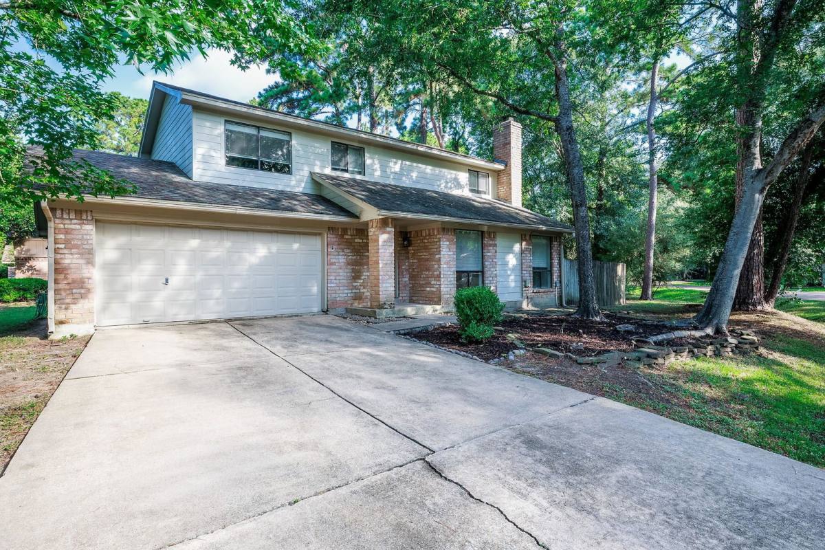 House for rent at 1 Ground Brier Court, Spring, TX 77381