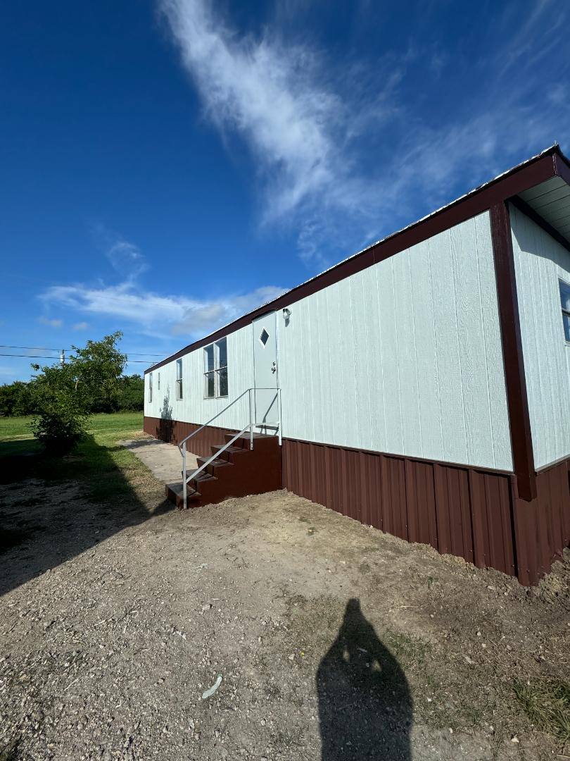 Apartment for rent at 2111 W Austin St #12 Pom, Port Lavaca, TX 77979