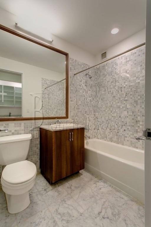 Apartment for rent at 37 Wall St #6G, New York, NY 10005