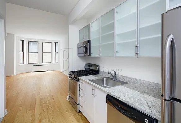 Apartment for rent at 37 Wall St #6G, New York, NY 10005