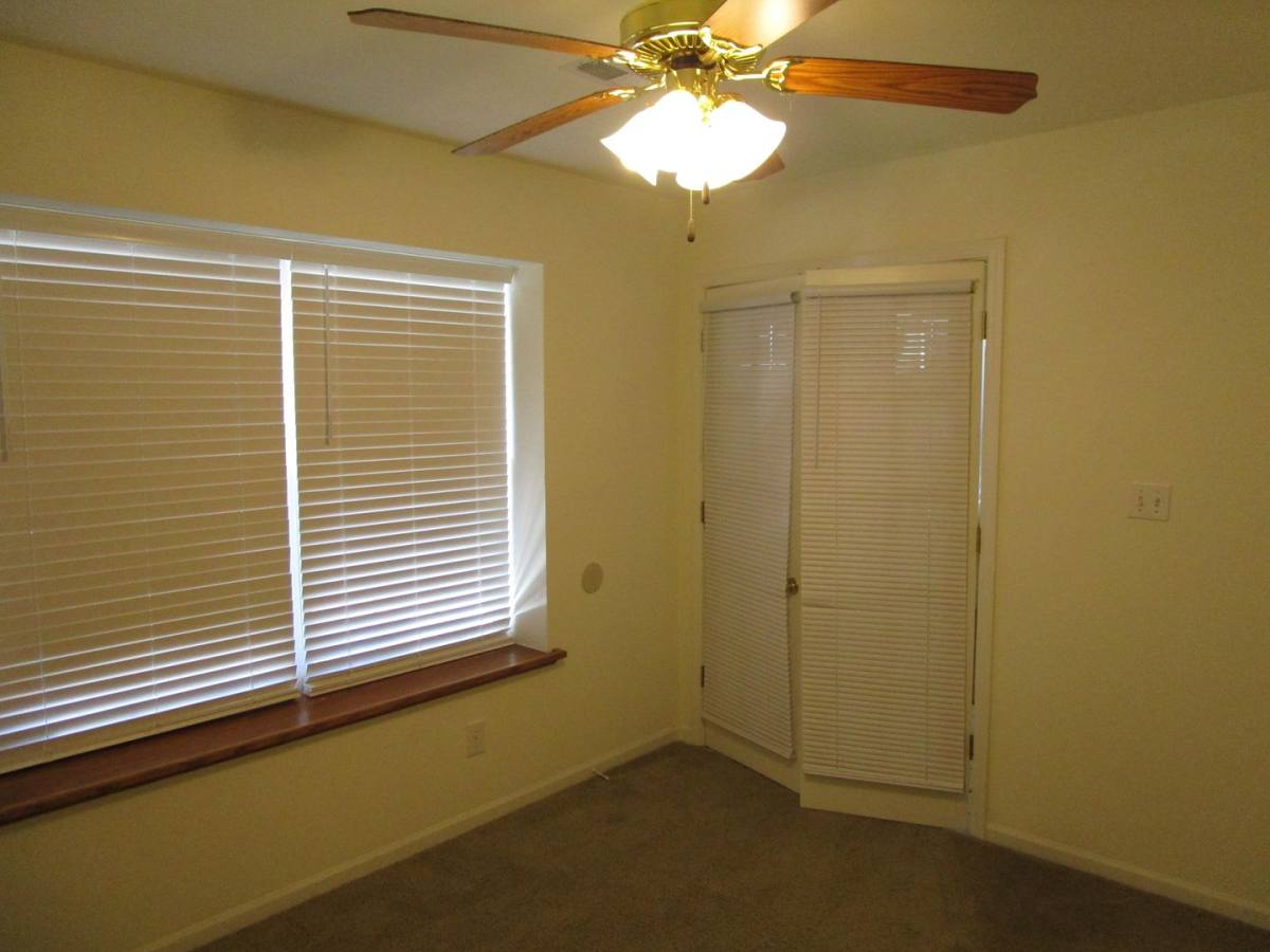 Townhouse for rent at 1725-1727 Louise Circle, Columbia, MO 65201