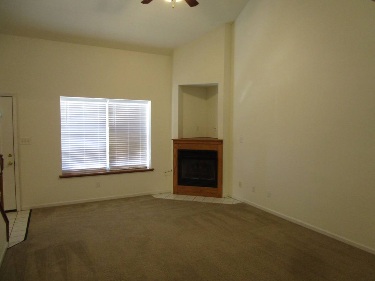 Townhouse for rent at 1725-1727 Louise Circle, Columbia, MO 65201
