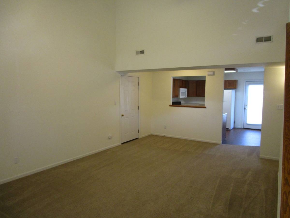 Townhouse for rent at 1725-1727 Louise Circle, Columbia, MO 65201