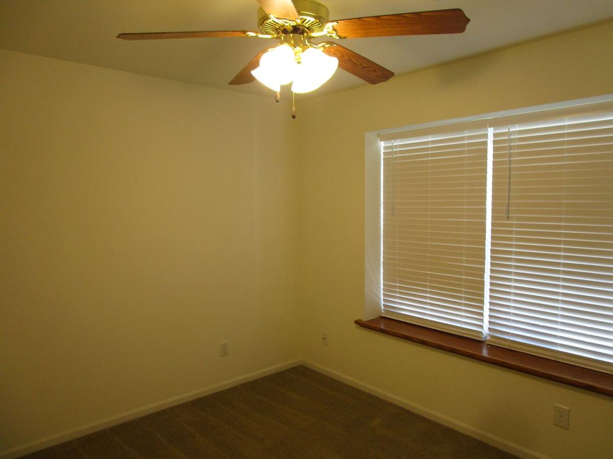 Townhouse for rent at 1725-1727 Louise Circle, Columbia, MO 65201