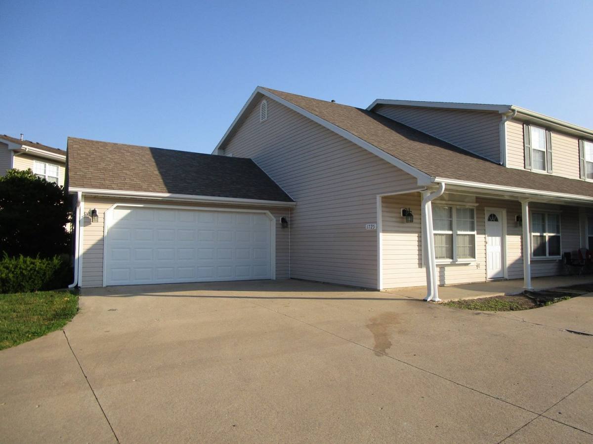 Townhouse for rent at 1725-1727 Louise Circle, Columbia, MO 65201