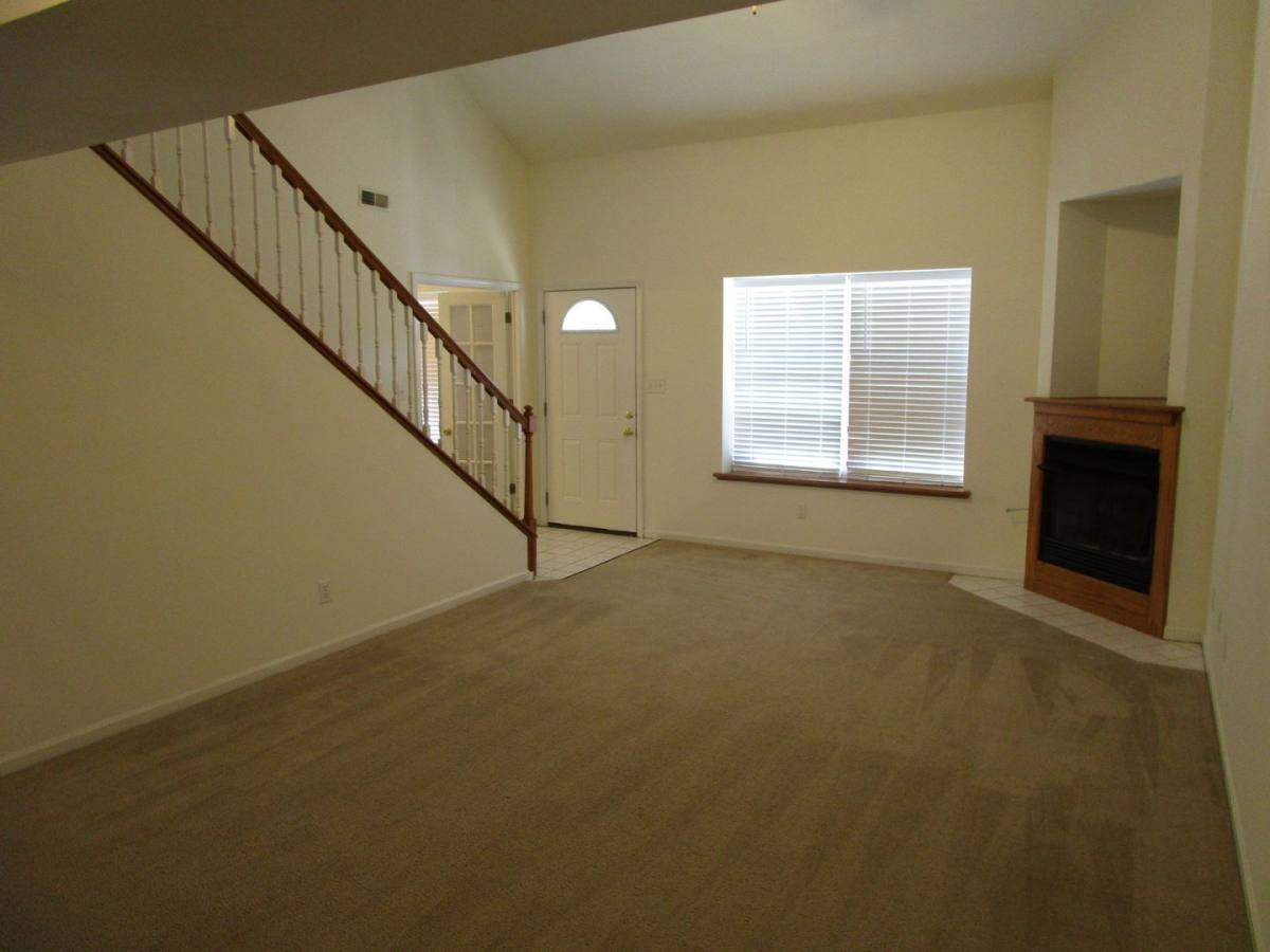 Townhouse for rent at 1725-1727 Louise Circle, Columbia, MO 65201